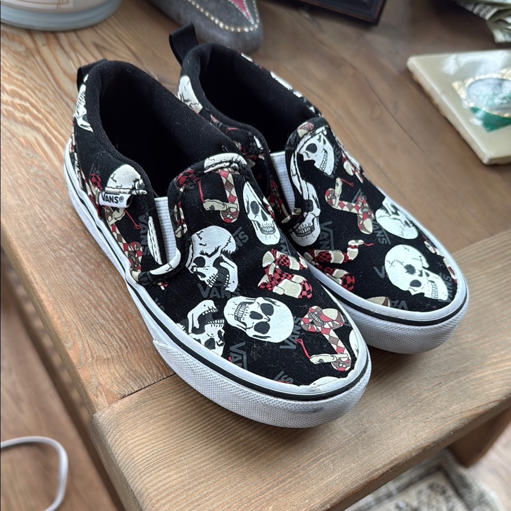 Vans Kids Skull Print Slip-On Shoes - Black